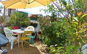 Terrasse avec vue sur le vieil Arles